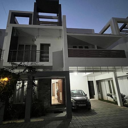 Avuraa Hospitality India Hotell Chennai Eksteriør bilde
